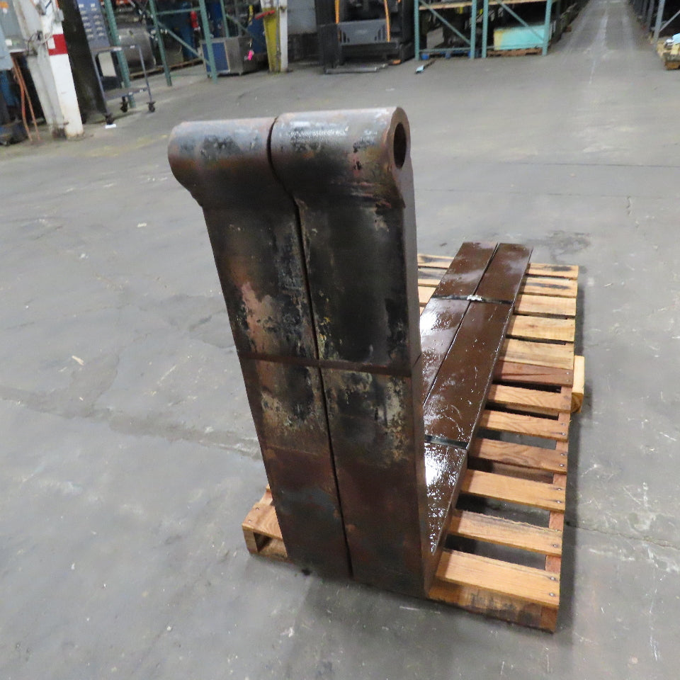 7" x 80" Shaft Mount Tapered Forklift Forks 2-1/2" Shaft 40-1/4" Drop Set Of 2