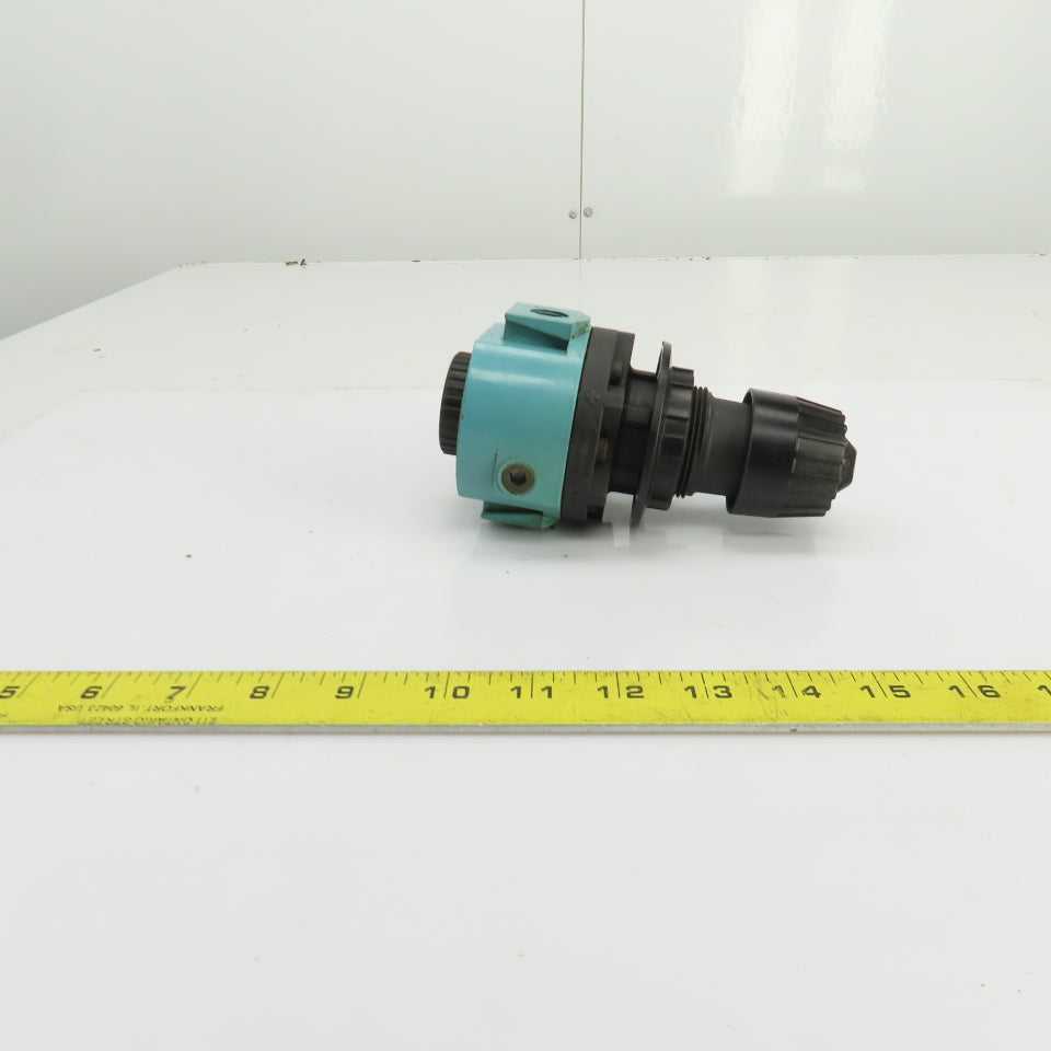 Manual Compressed Air Regulator 300PSIG Max Inlet 175°F 3/8" NPT