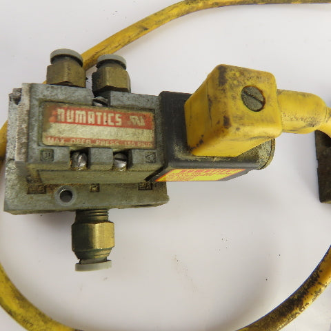 Numatics 237-267B Solenoid Operated Pneumatic Manifold Block 120V Coil Lot Of 2
