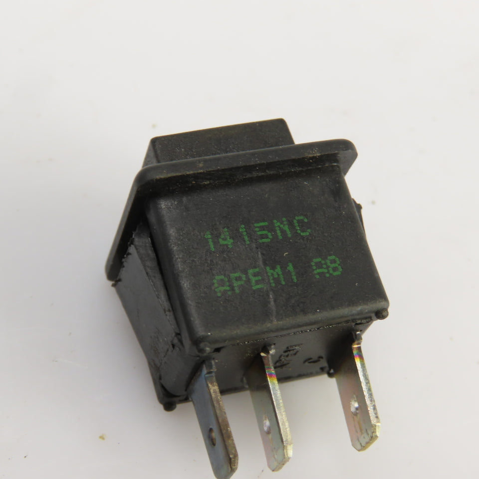 Apem1 A8 1415NC Momentary Contact Push Button Switch Lot Of 2