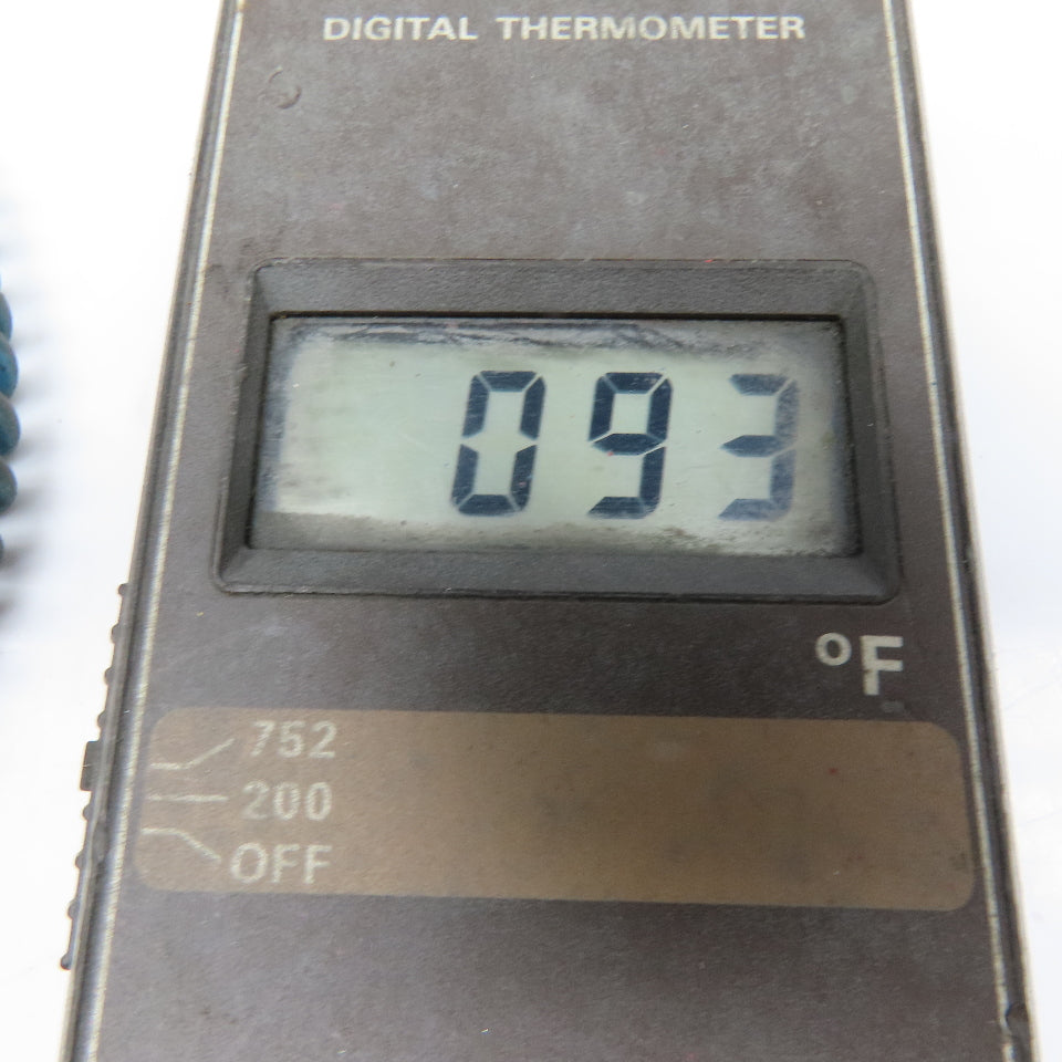 Omega HH-25TF Digital Thermometer -112°F To 752°F W/ 12" Type T Thermocouple