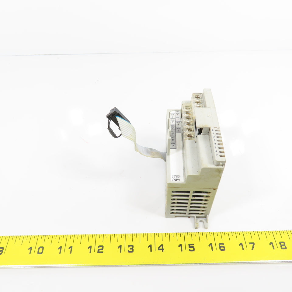 Allen Bradley 1762-OW8 Ser A Rev D 8 PT. VAC/VDC Relay Output Module