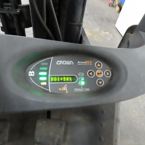 Crown FC4515-50 48V 5000Lbs Capacity Electric Forklift 240" Lift 4 Stage Mast