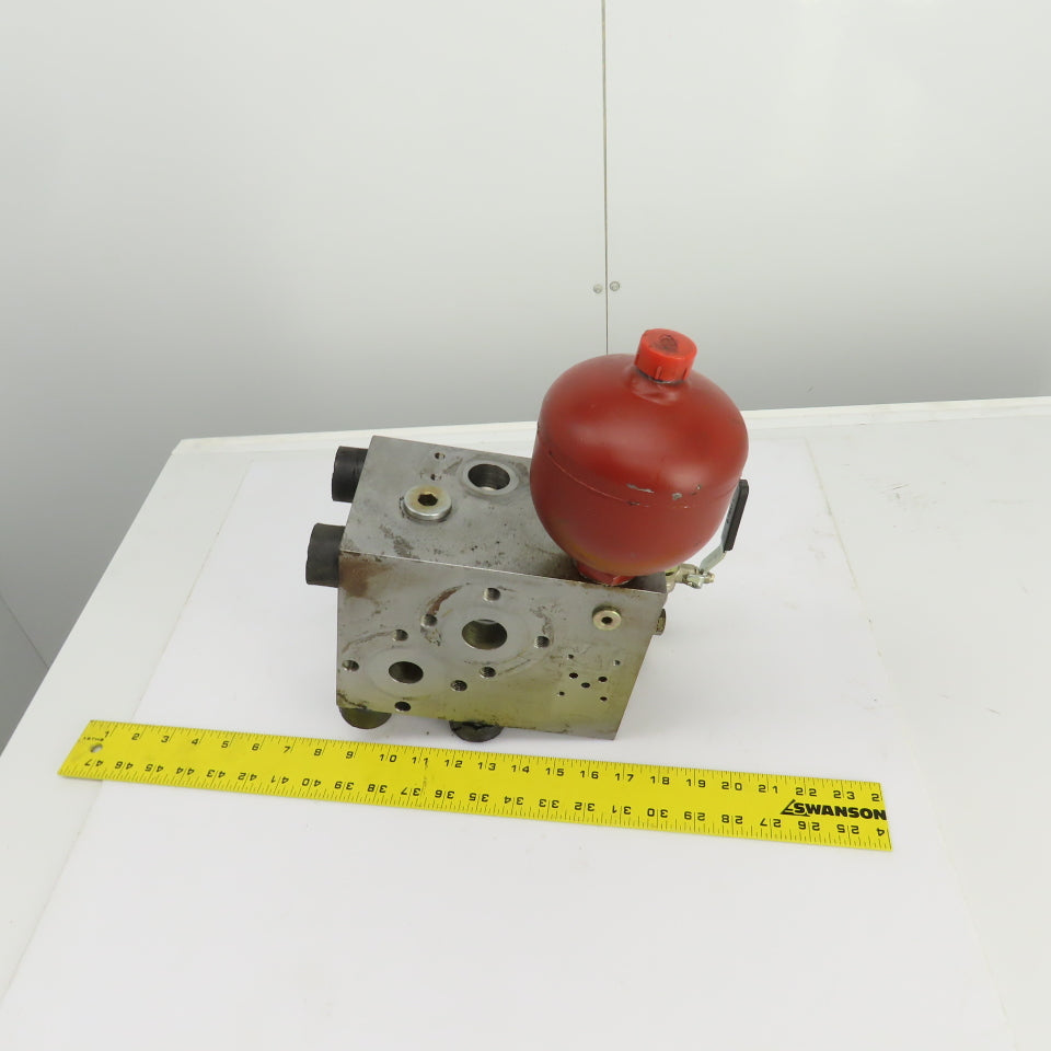 ST-KONE1STUS 68F2 8 Port Steel Hydraulic Manifold 1-3/16x1-3/8" Ports W/Booster