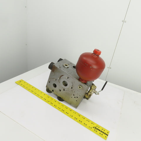 ST-KONE1STUS 68F2 8 Port Steel Hydraulic Manifold 1-3/16x1-3/8" Ports W/Booster