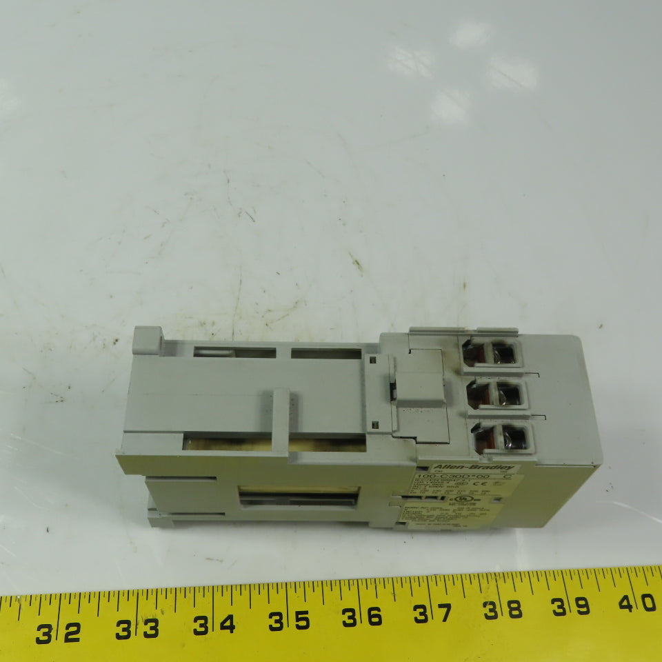Allen Bradley 100-C30D*00 Ser C 30A 3 Pole contactor W/24VDC Coil