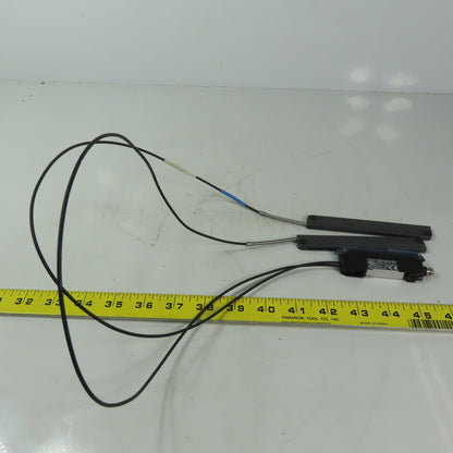 Keyence FS-V31CP Sensor Amplifier Fiber Optic Sensor W/Optic Sensors Damaged