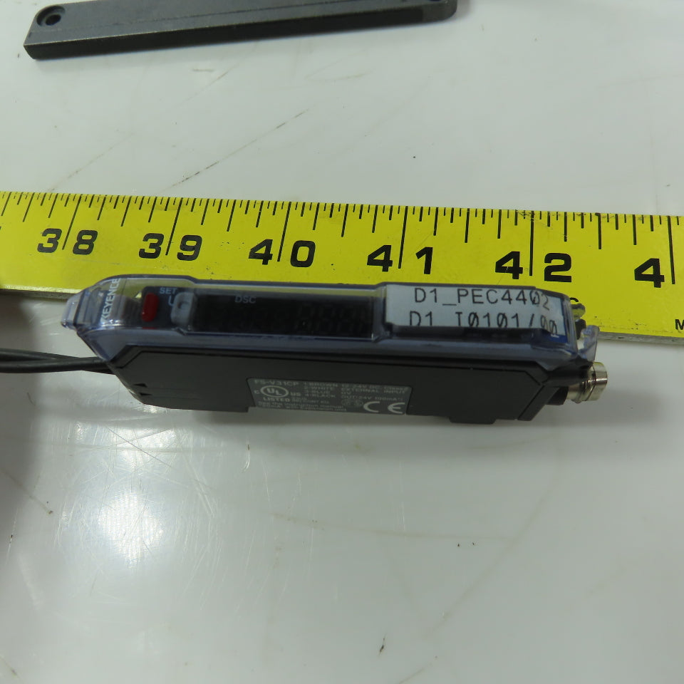 Keyence FS-V31CP Sensor Amplifier Fiber Optic Sensor W/Optic Sensors Damaged