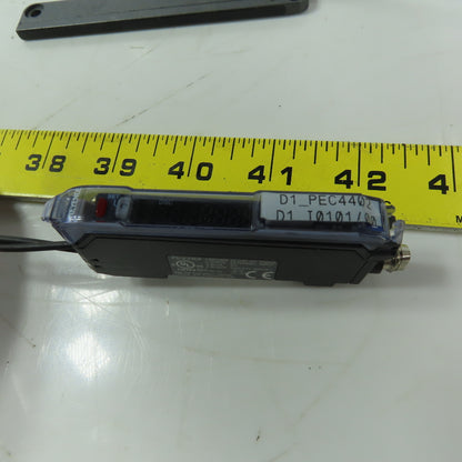 Keyence FS-V31CP Sensor Amplifier Fiber Optic Sensor W/Optic Sensors Damaged