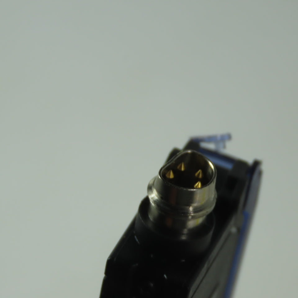 Keyence FS-V31CP Sensor Amplifier Fiber Optic Sensor W/Optic Sensors Damaged