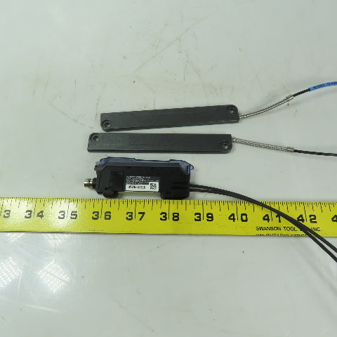 Keyence FS-V31CP Sensor Amplifier Fiber Optic Sensor W/Optic Sensors Damaged