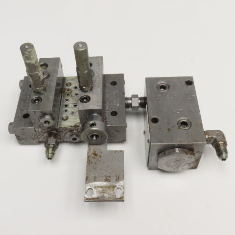 Lubriquip Graco 527-100-581 Lubrication Divider Valve Bank Manifold W/ Filter