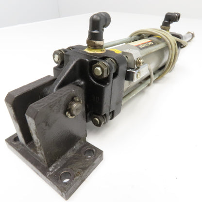 SCM CDA1C50-150K-A59L 2-1/4" Bore 8" Stroke Switch Air Cylinder