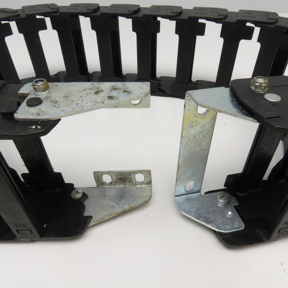 Igus 35.2.125 3-1/2" x 2" Feed Thru Wireway Energy Drag Chain W/ Anchors 50" OAL