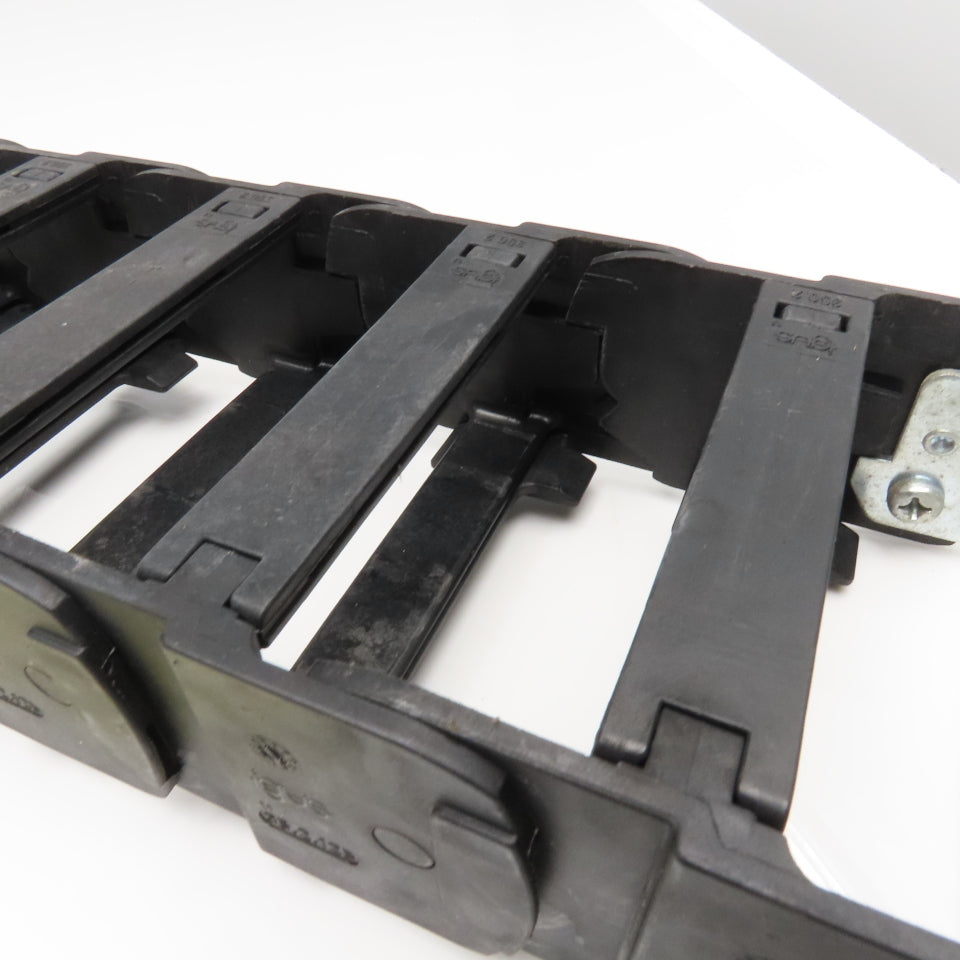 Igus 35.2.125 3-1/2" x 2" Feed Thru Wireway Energy Drag Chain W/ Anchors 50" OAL
