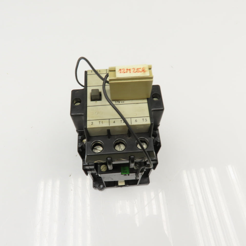 Siemens 3TB44 17-0B Contactor Starter Relay 600V 20Hp 24VDC Coil