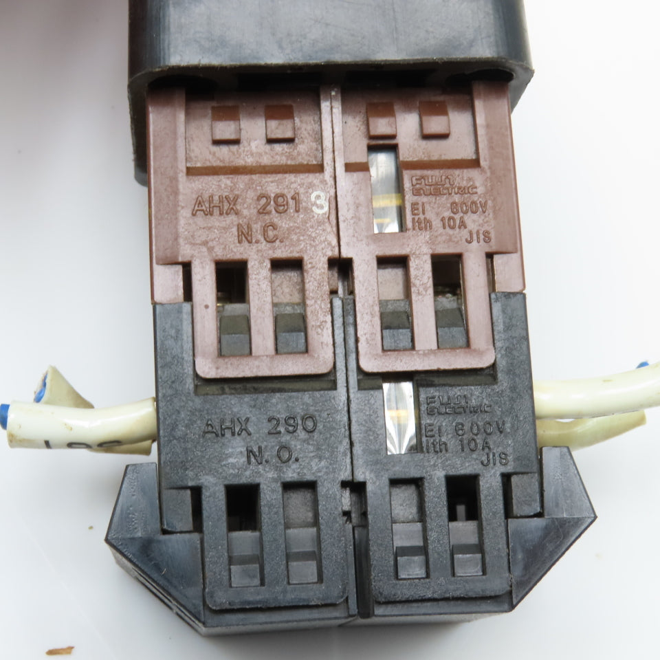 Fuji Electric AH30-ICA012 3 Position Keyed Selector Switch 600VAC