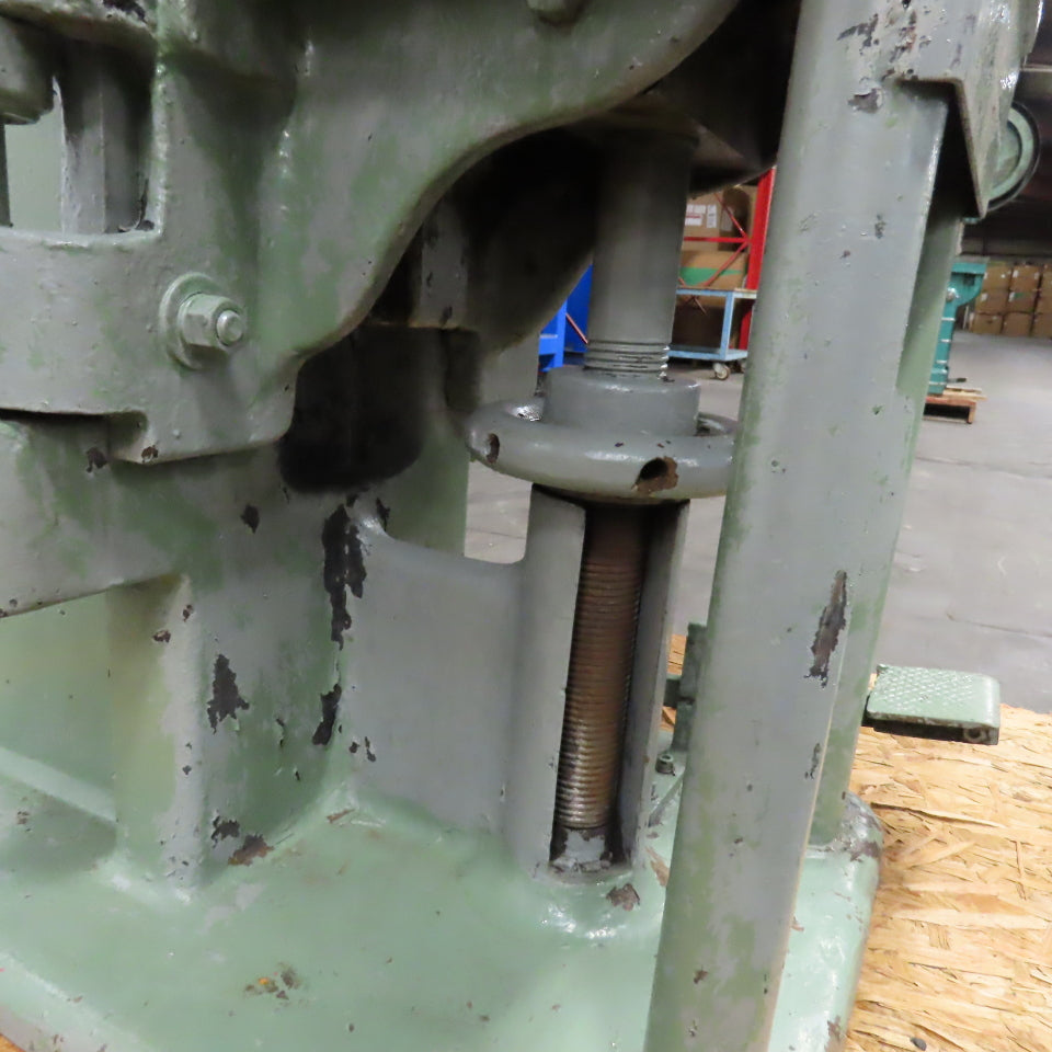 Advance Machine Model 24 Adjustable Bed Horn Die 5-1/2" Stroke 2Hp 208/440V