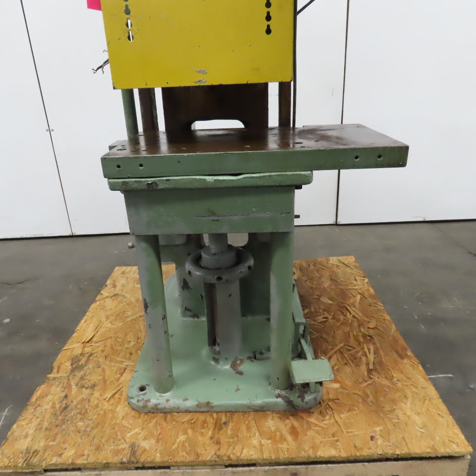 Advance Machine Model 24 Adjustable Bed Horn Die 5-1/2" Stroke 2Hp 208/440V