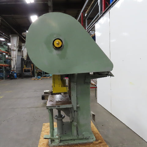 Advance Machine Model 24 Adjustable Bed Horn Die 5-1/2" Stroke 2Hp 208/440V