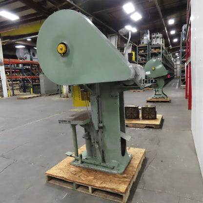 Advance Machine Model 24 Adjustable Bed Horn Die 5-1/2" Stroke 2Hp 208/440V