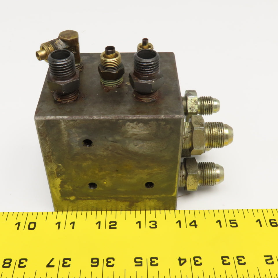 Compact 10 Port Right Angle Hydraulic Manifold Block