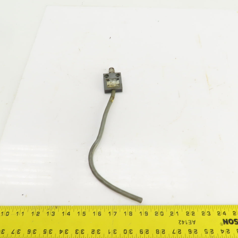 Honeywell 914CE2-2IN36 Roller Plunger Limit Switch