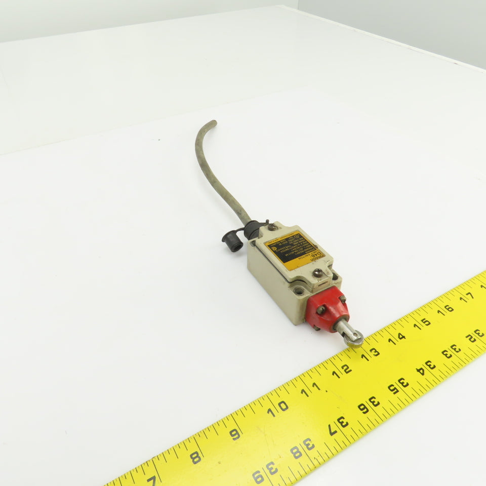 Omron DB4 Roller Plunger Limit Switch 500V