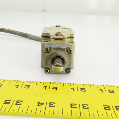 Omron DB4-3171N Roller Plunger Limit Switch 400V