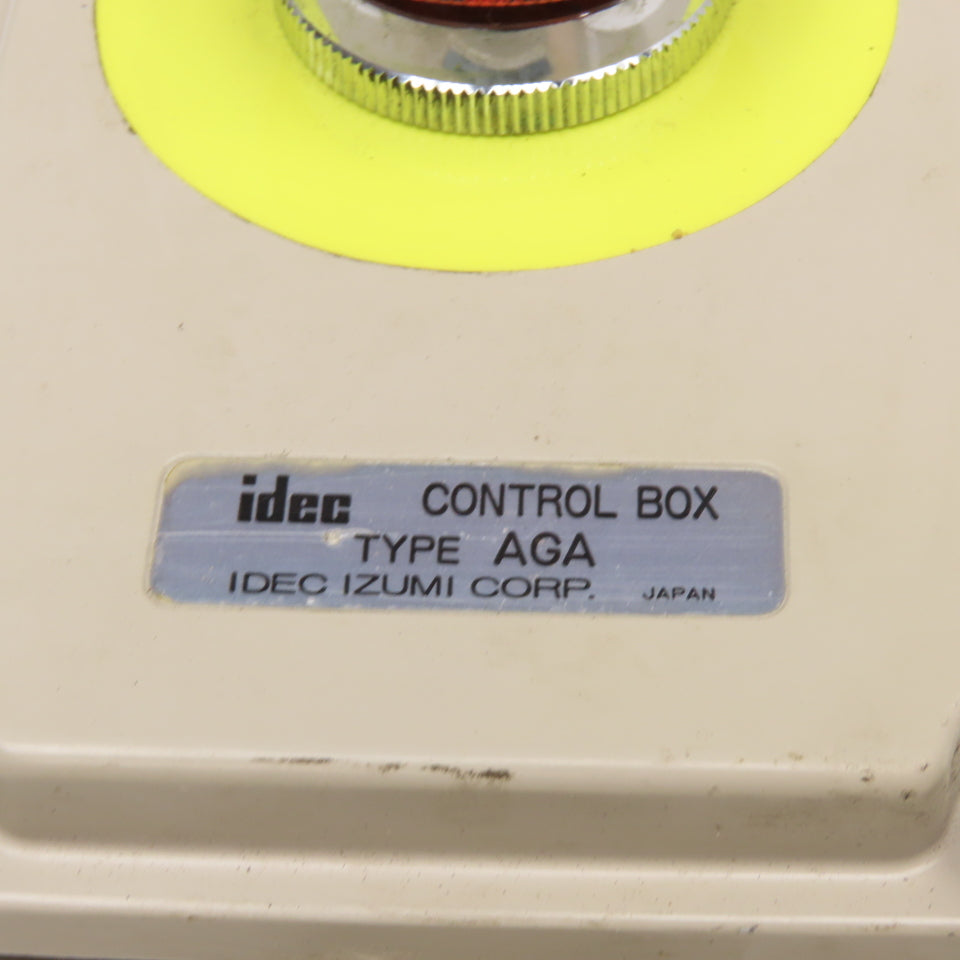 Idec Type AGA 41-10650 Twist Release Mushroom Head Emergency Stop Enclosure 300V