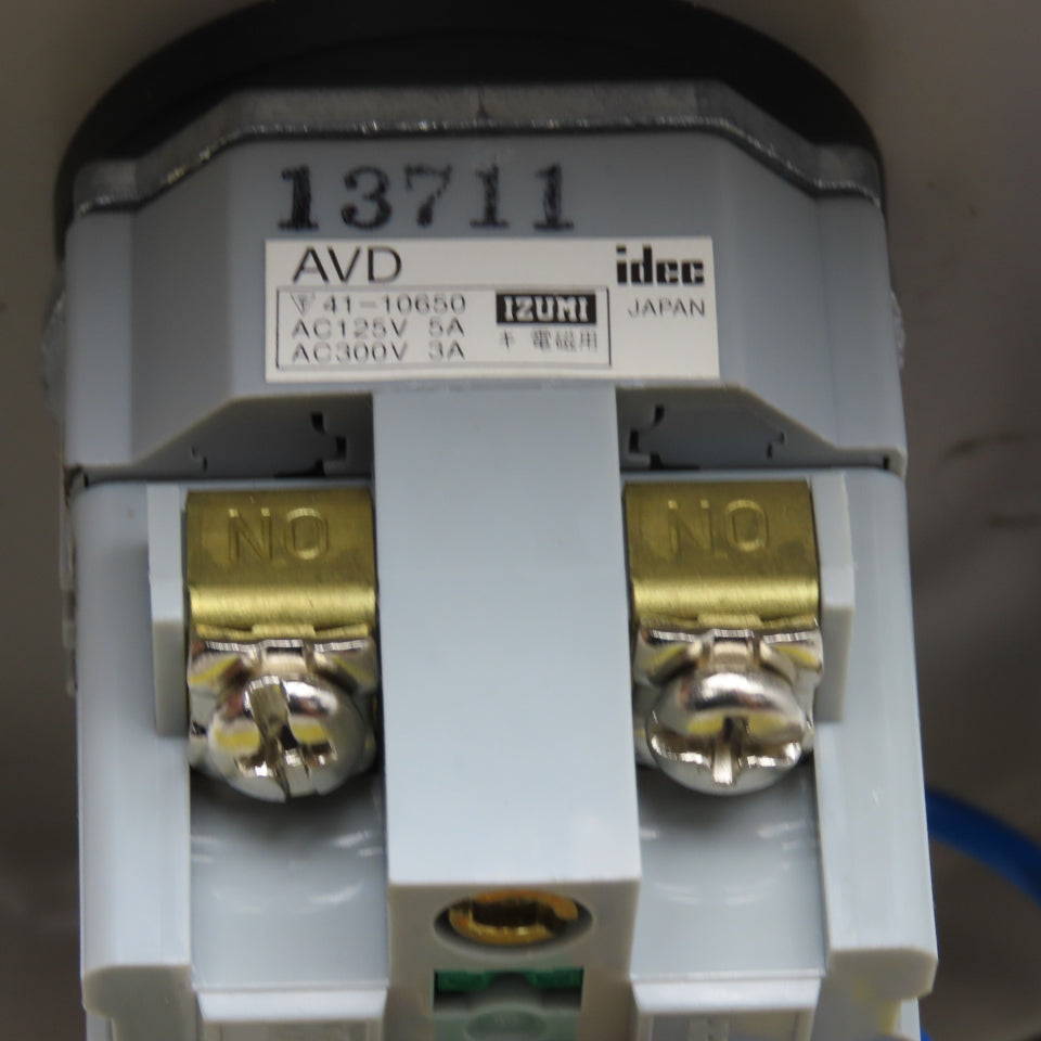 Idec Type AGA 41-10650 Twist Release Mushroom Head Emergency Stop Enclosure 300V