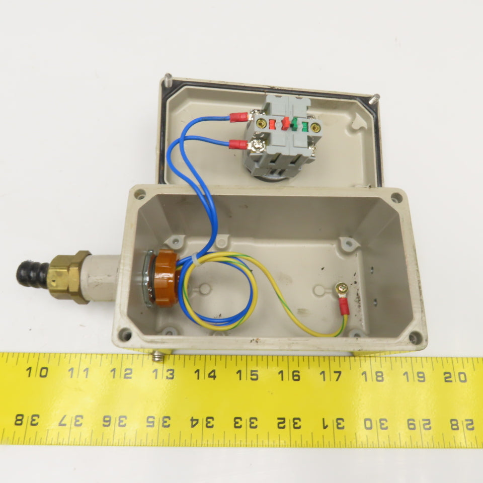 Idec Type AGA 41-10650 Twist Release Mushroom Head Emergency Stop Enclosure 300V