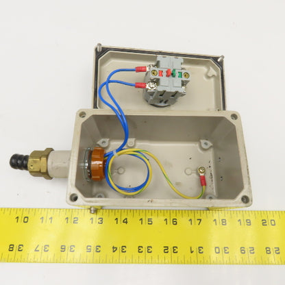Idec Type AGA 41-10650 Twist Release Mushroom Head Emergency Stop Enclosure 300V