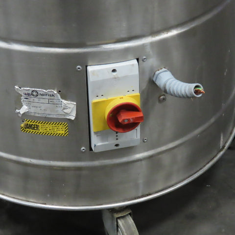Nilfisk R305 480V 3Ph 60Hz 2.55kW Stainless Steel Trim Vacuum 150L Capacity