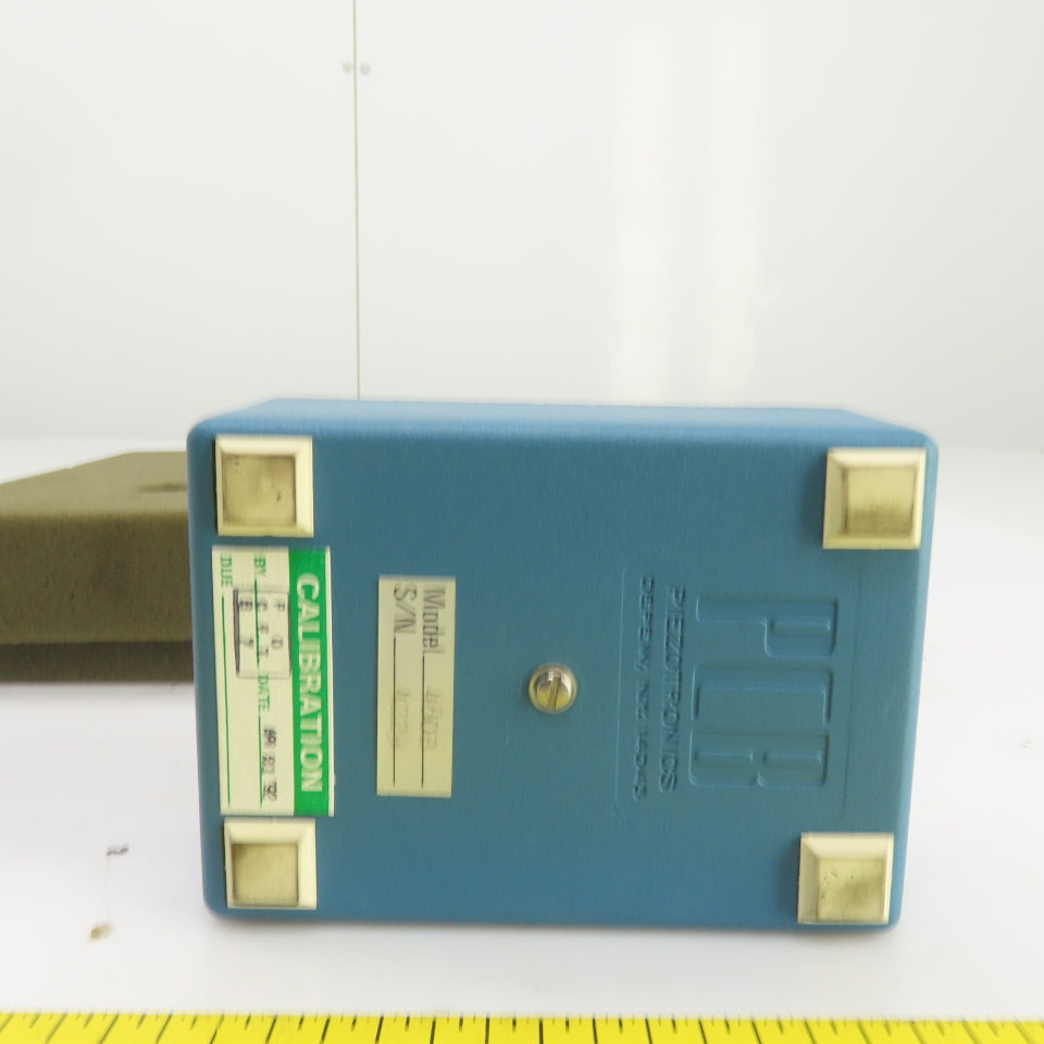 PCB Pieztronics Model 480B Signal Conditioner Accelerometer W/PCB 308 B12