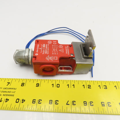 Allen Bradley Trojan 5-GD2 Guardmaster Gate Guard Door Interlock