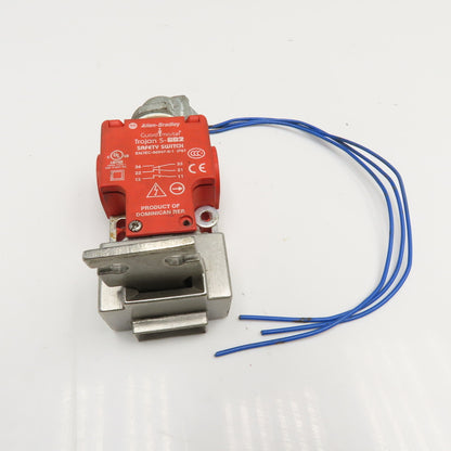 Allen Bradley Trojan 5-GD2 Guardmaster Gate Guard Door Interlock
