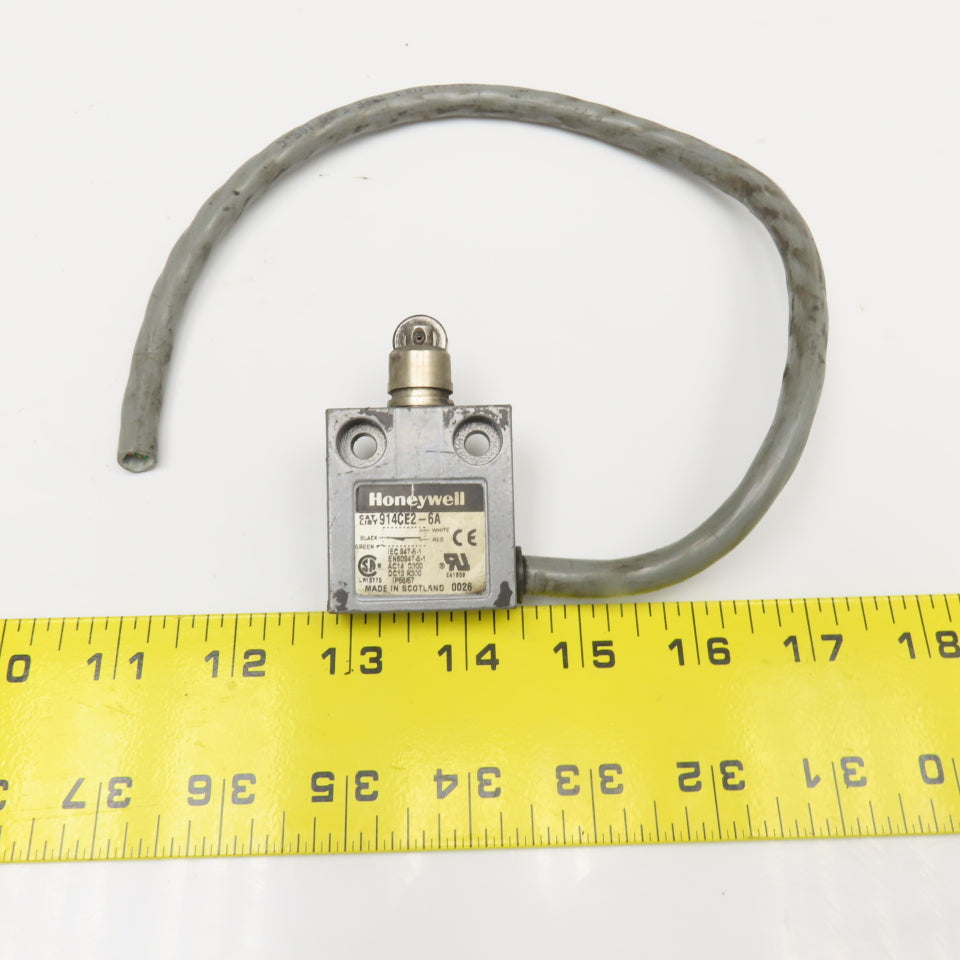 Honeywell 914CE2-6A Limit Switch 300V Roller Plunger Limit Switch