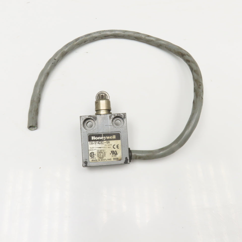 Honeywell 914CE2-6A Limit Switch 300V Roller Plunger Limit Switch