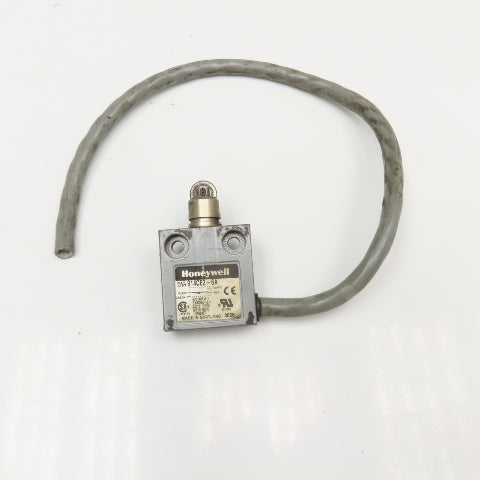Honeywell 914CE2-6A Limit Switch 300V Roller Plunger Limit Switch