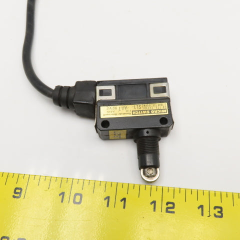 Yamatake SL1-A117 250VAC 1/10Hp Roller Plunger Limit Switch