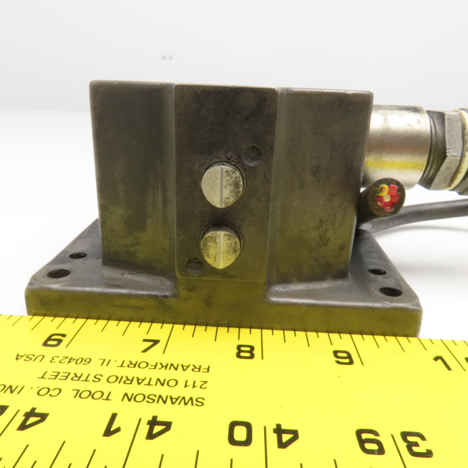Balluff BNS 819-D02-D16-100-10-FD 240VAC 2 Position Chisel Tip Limit Switch