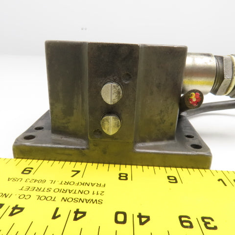 Balluff BNS 819-D02-D16-100-10-FD 240VAC 2 Position Chisel Tip Limit Switch