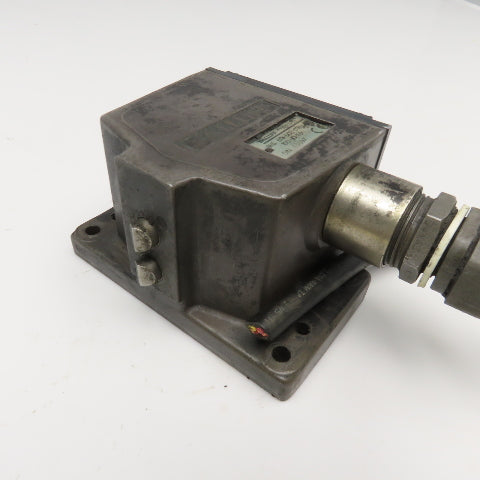 Balluff BNS 819-D02-D16-100-10-FD 240VAC 2 Position Chisel Tip Limit Switch