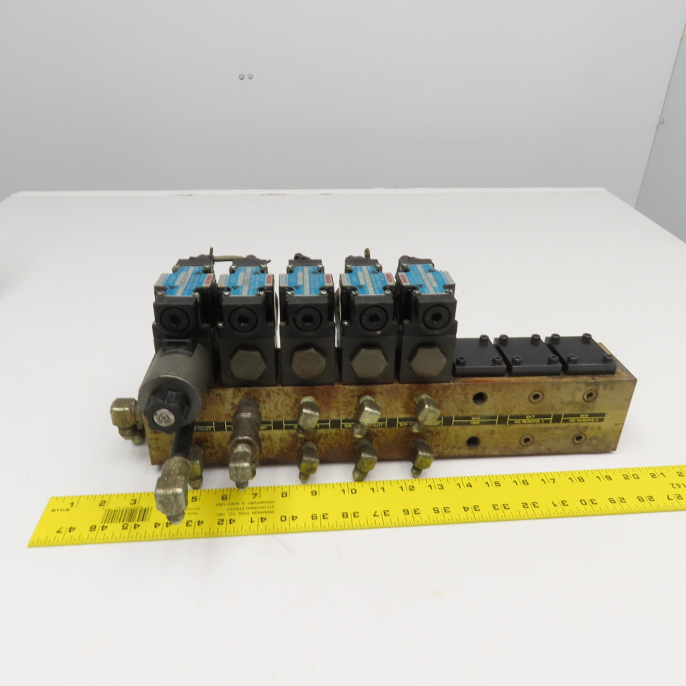 Nachi SL-G01-A3X-R-D2-10 Hydraulic Valve Bank Manifold  4/2 Way 24VDC Coil