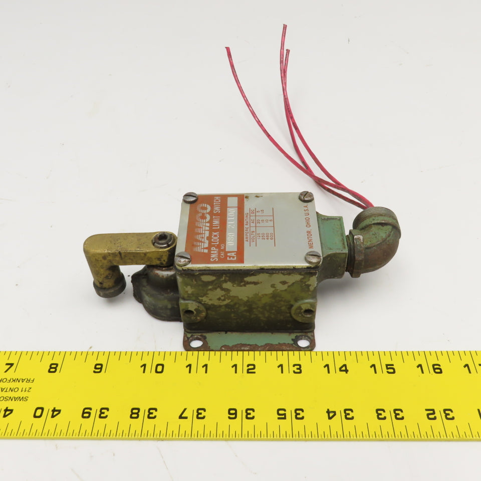 Namco EA08021100 600VAC 250VDC Snap Lock Limit Switch
