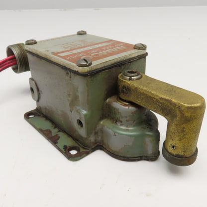 Namco EA08021100 600VAC 250VDC Snap Lock Limit Switch