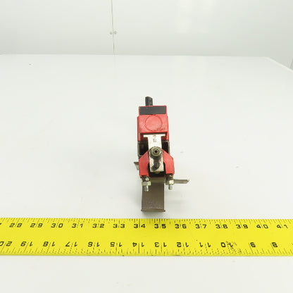Telemecanique XCS Safety Interlock Limit Switch W/Key & Mounting Bracket 240V