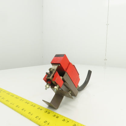Telemecanique XCS Safety Interlock Limit Switch W/Key & Mounting Bracket 240V