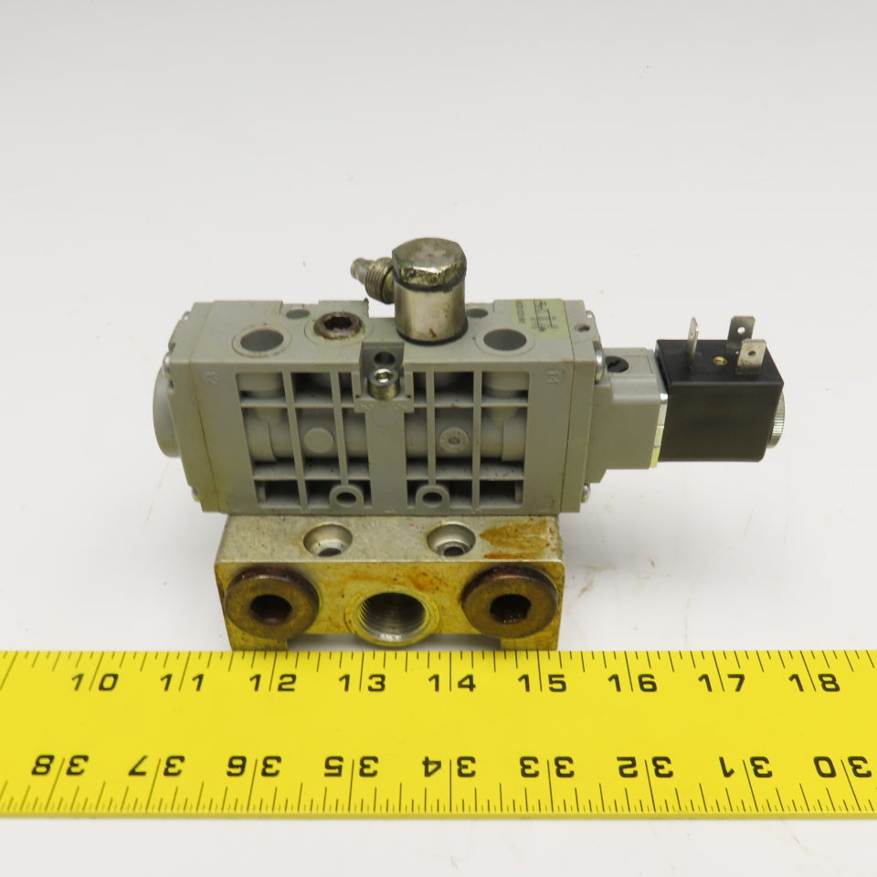 Rexroth 0820 023 991 2 Way Single Solenoid Hydraulic Valve 48VDC Coil Manifold